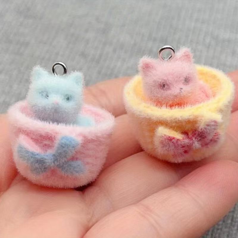 Resin - 4pcs 3D plush resin cat pendant,