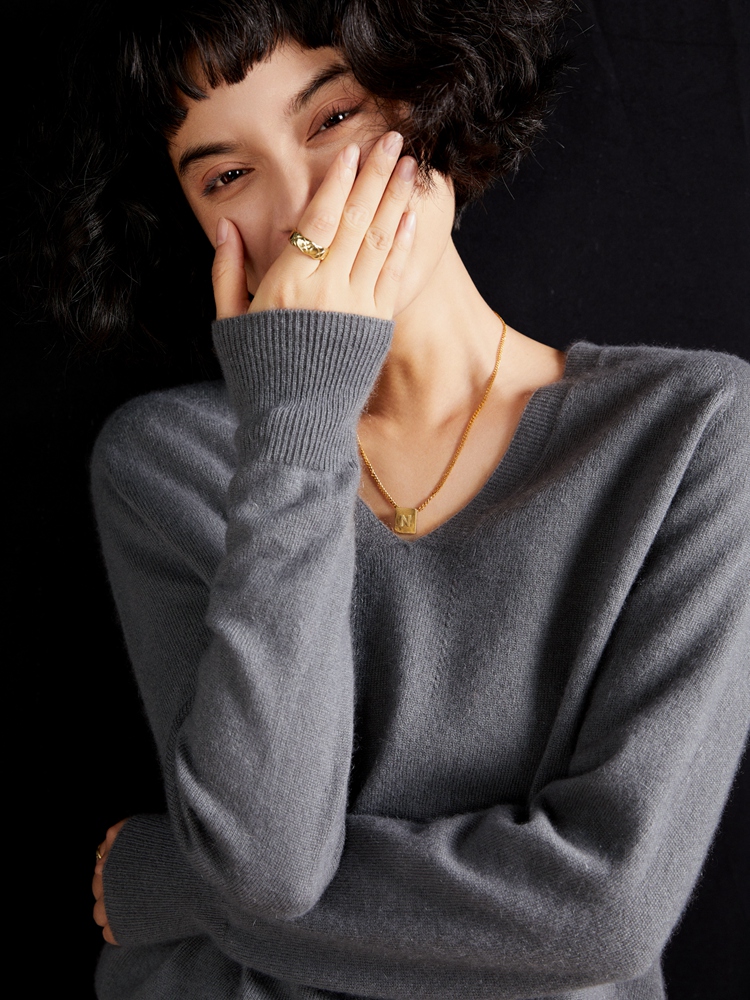 Cashmere V Neck Pullover Sweat - Resin Vat 评论和价格